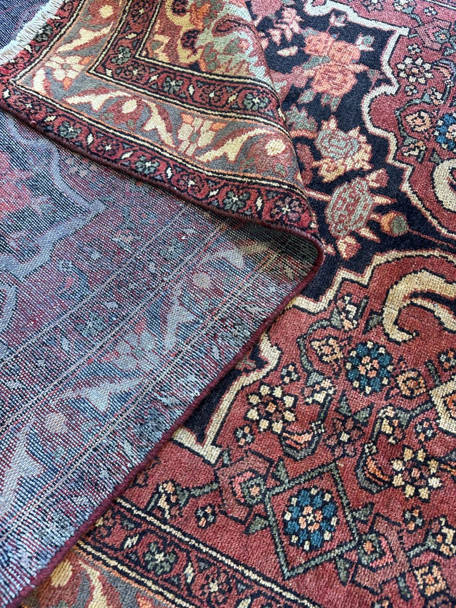 Fine Hand-Knotted Persian Bidjar Rug