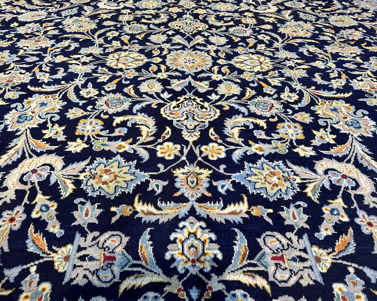 Fine Hand-knotted Royal Persian Kashan Carpet