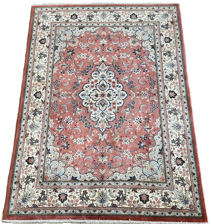 Fine Hand-Knotted Persian Kashan Carpet