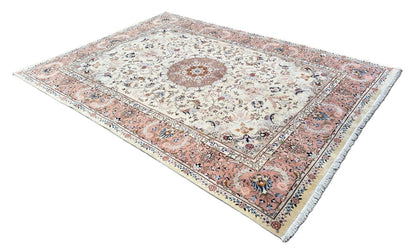 Fine Hand-Knotted Persian Tabriz Carpet