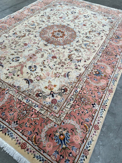 Fine Hand-Knotted Persian Tabriz Carpet