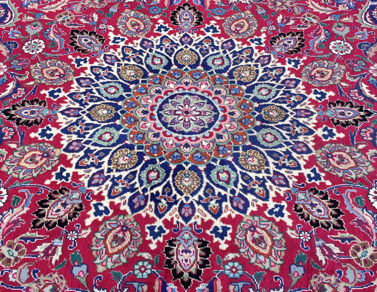 Fine Hand-Knotted Persian Kashmar Carpet