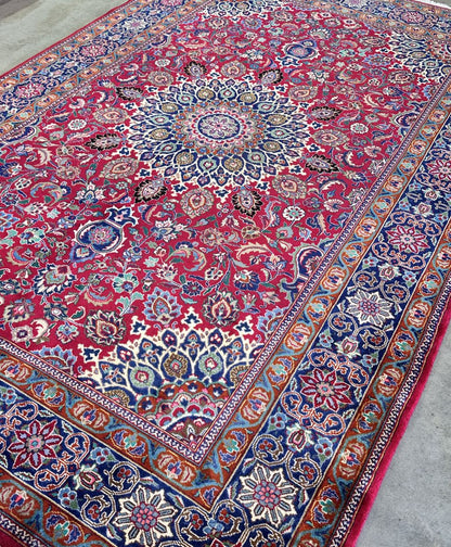Fine Hand-Knotted Persian Kashmar Carpet