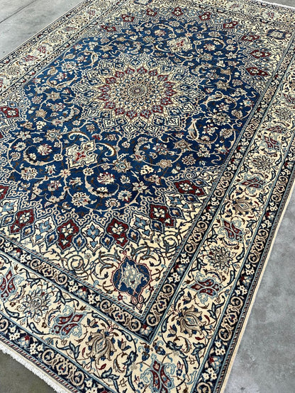 Fine Hand-Knotted Persian Naien Carpet