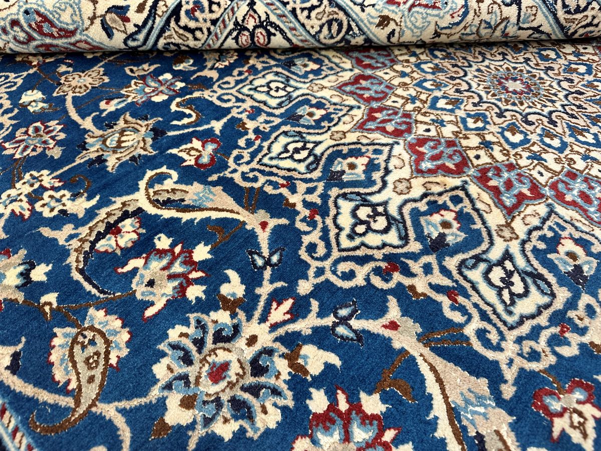 Fine Hand-Knotted Persian Naien Carpet