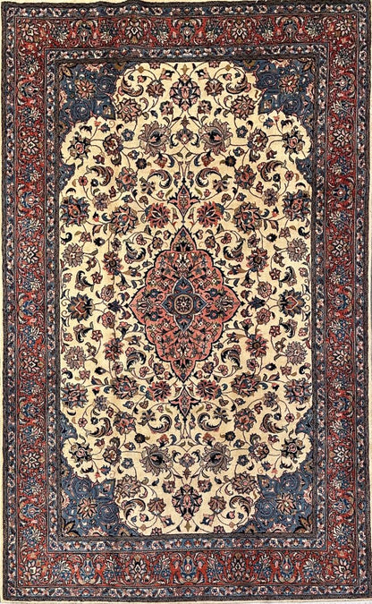 Fine Hand-Knotted Persian Sarouq Carpet