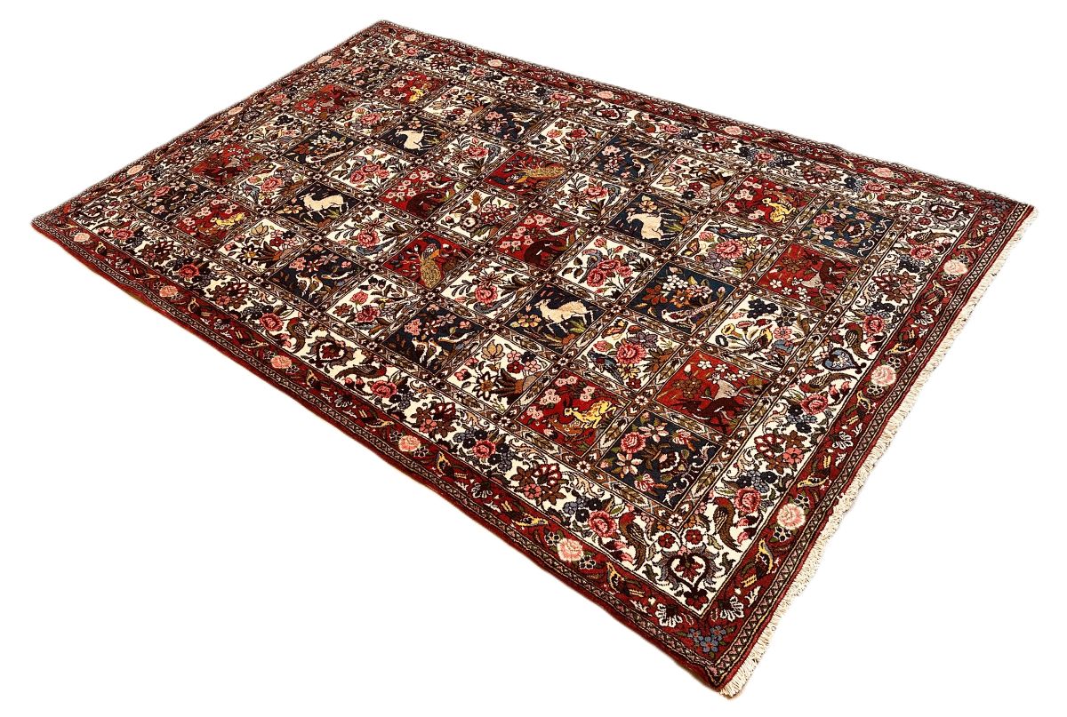 Fine Hand-Knotted Tribal Persian Bakhtiar Chahalshotor Carpet