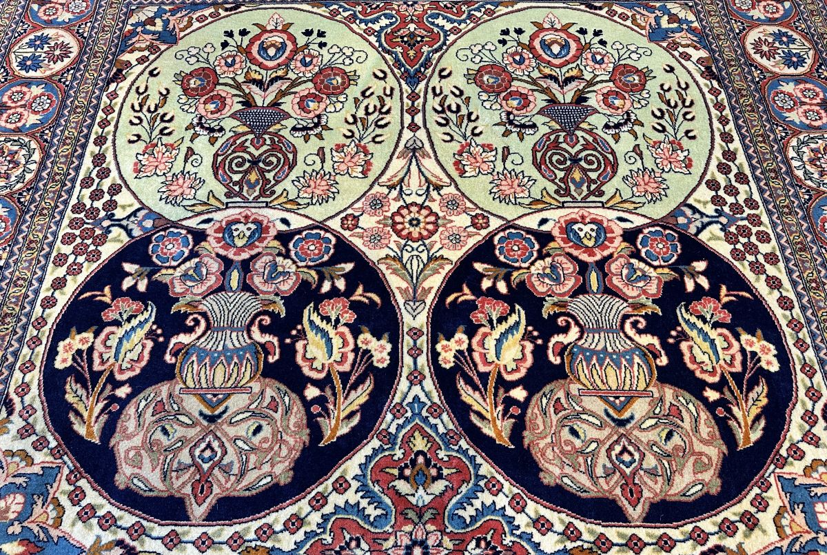 Fine Hand-Knotted Persian Varamin Carpet