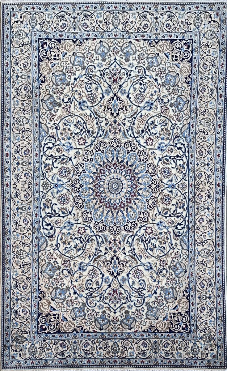 Fine Hand-Knotted Persian Naien Carpet