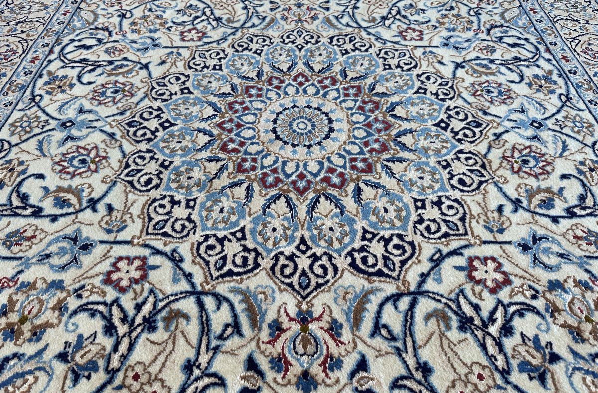 Fine Hand-Knotted Persian Naien Carpet