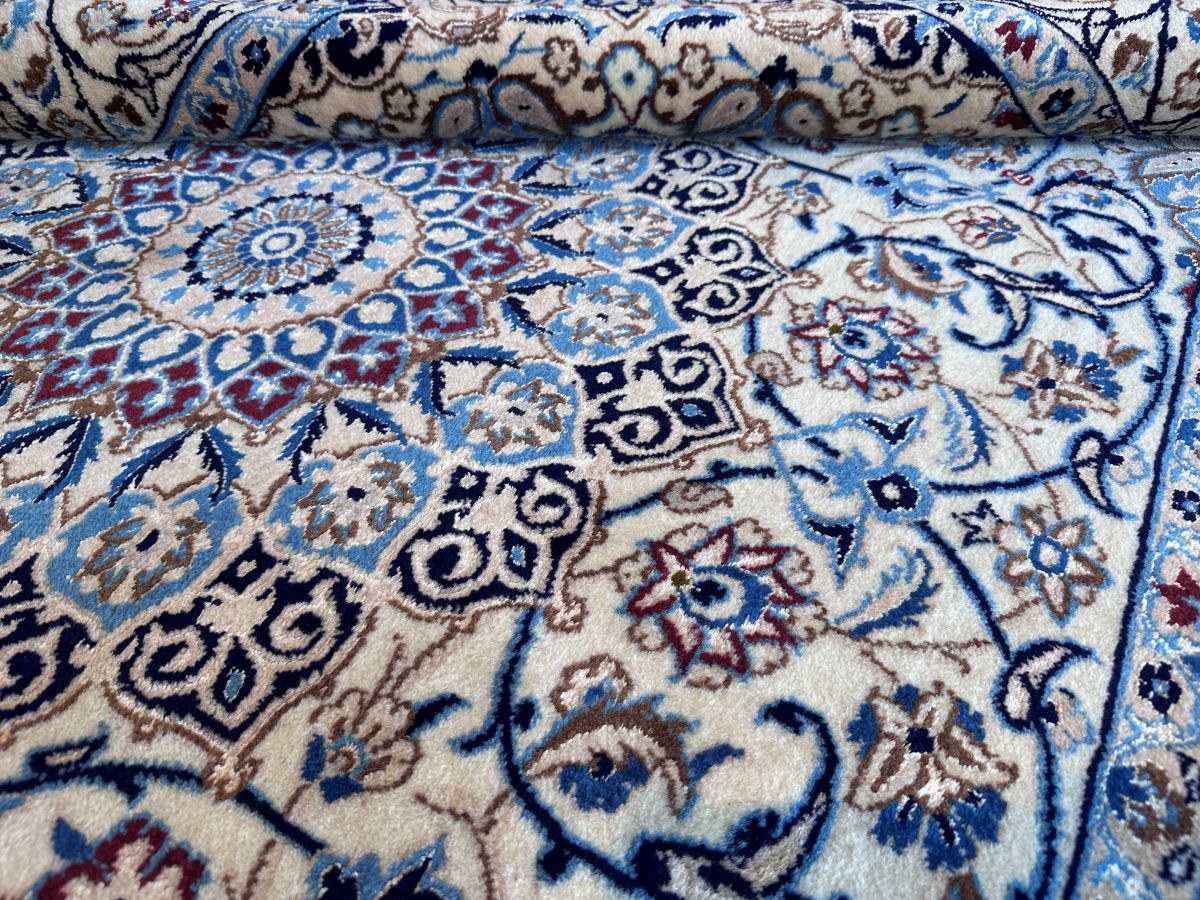 Fine Hand-Knotted Persian Naien Carpet