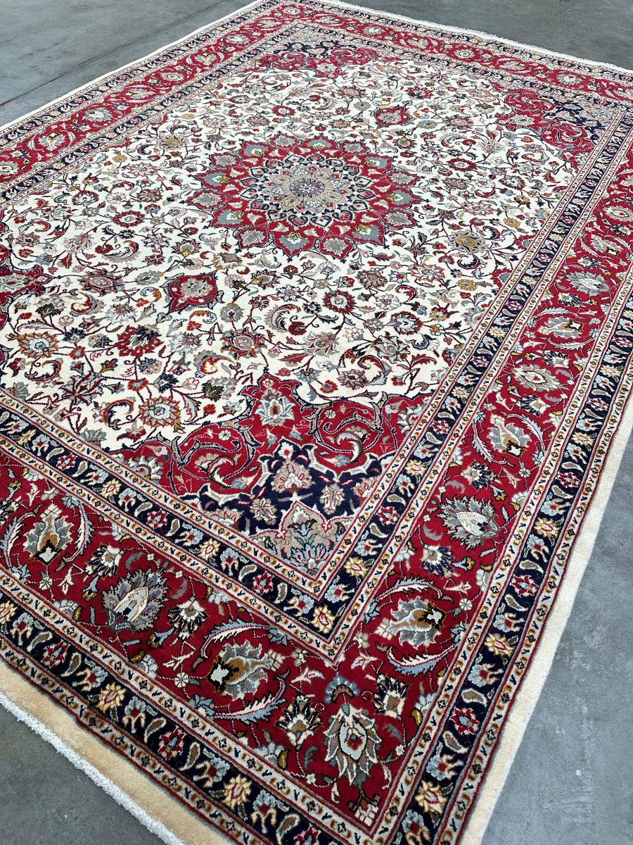 Fine Hand-Knotted Persian Kashmar Carpet