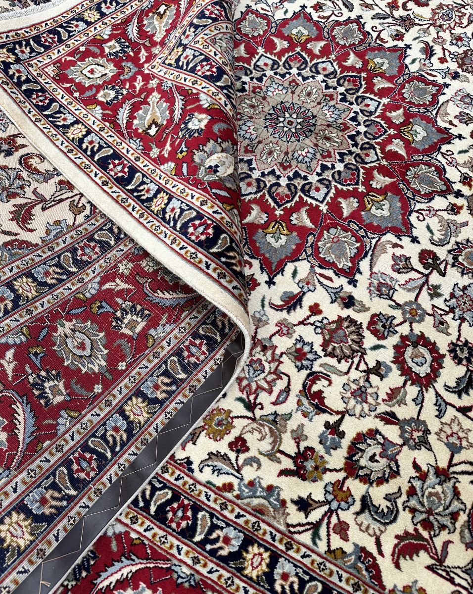 Fine Hand-Knotted Persian Kashmar Carpet
