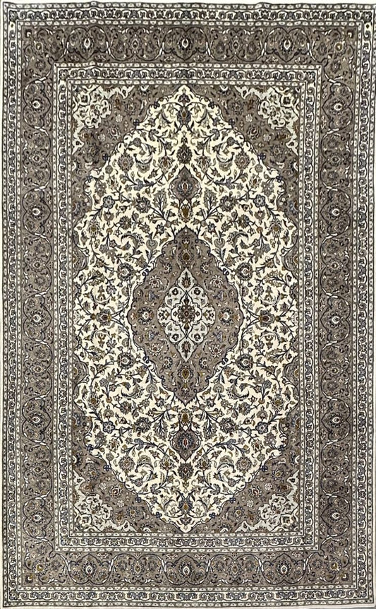 Fine Hand-Knotted Persian Kashan Carpet