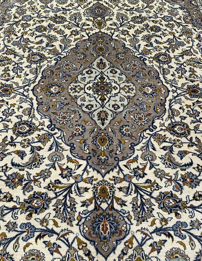 Fine Hand-Knotted Persian Kashan Carpet