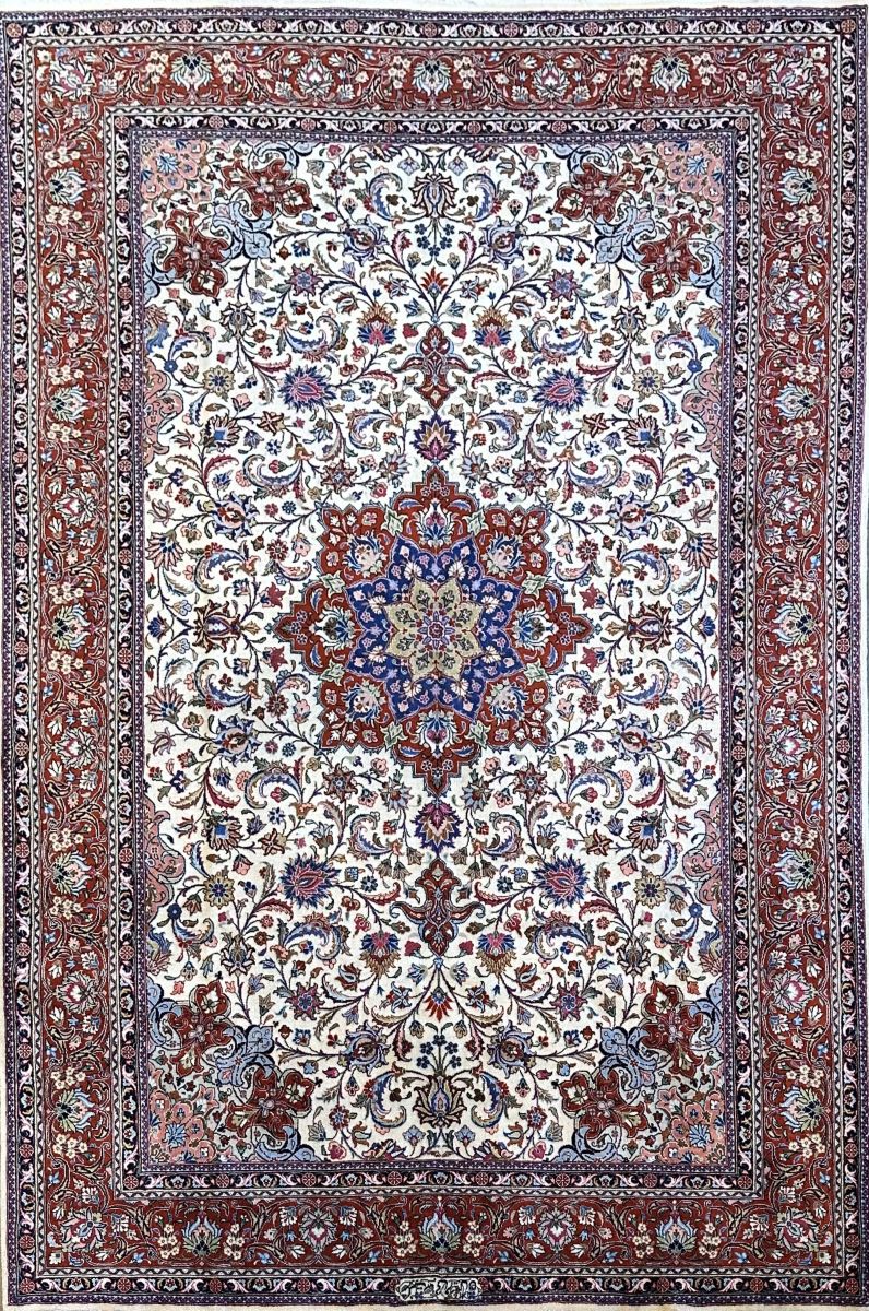 Fine Hand-Knotted Persian Tabriz Carpet