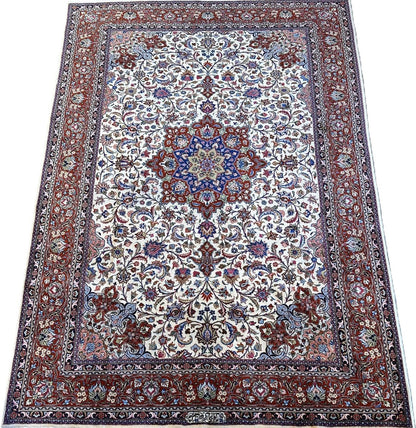 Fine Hand-Knotted Persian Tabriz Carpet