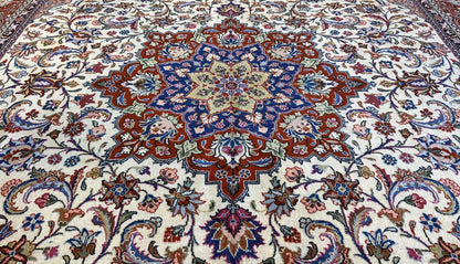 Fine Hand-Knotted Persian Tabriz Carpet