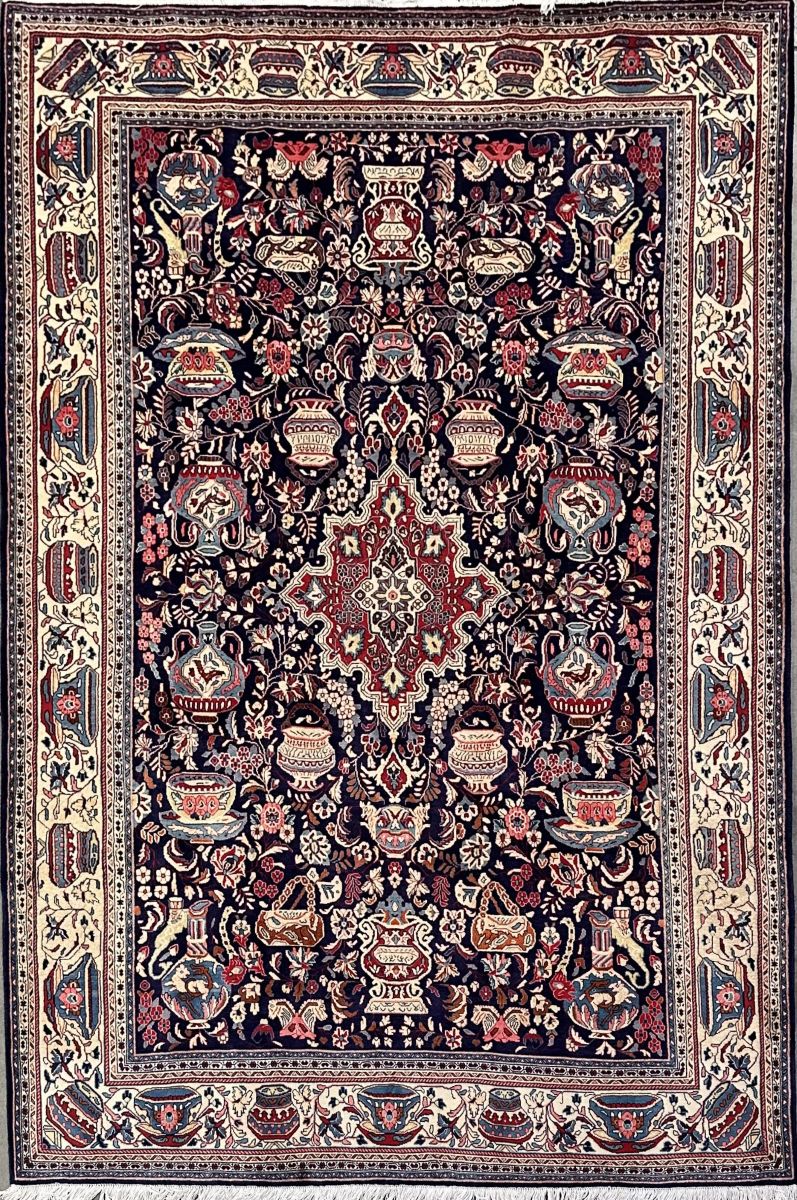 Rare Hand-Knotted Persian Sarouq Carpet