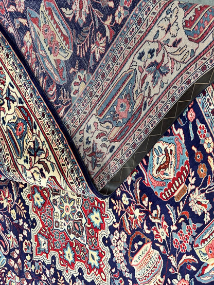 Rare Hand-Knotted Persian Sarouq Carpet