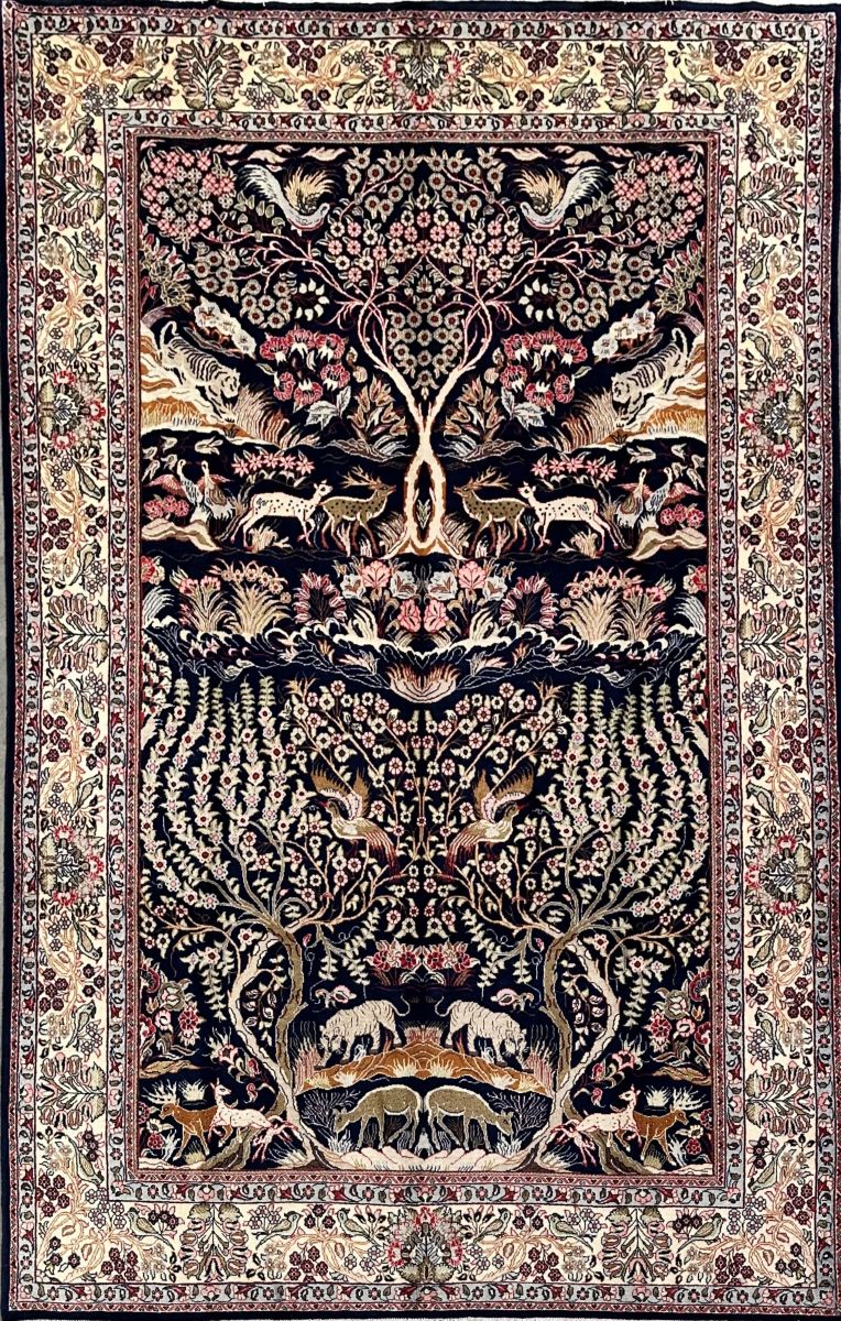 Fine Hand-Knotted Persian Kashan Carpet