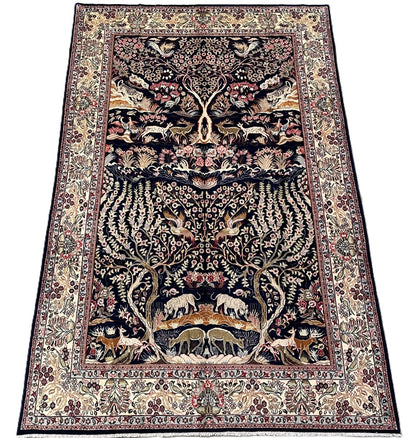 Fine Hand-Knotted Persian Kashan Carpet