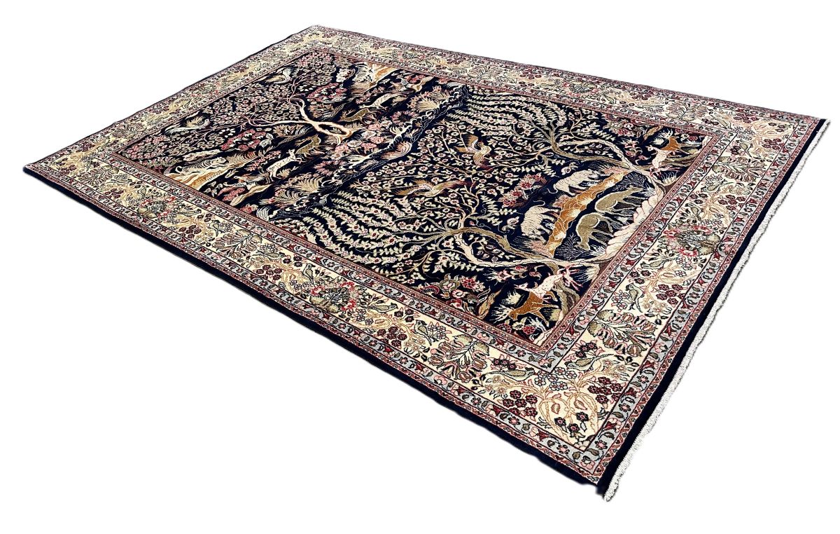 Fine Hand-Knotted Persian Kashan Carpet