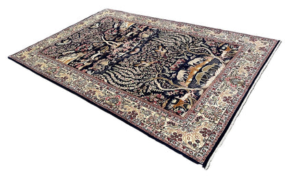 Fine Hand-Knotted Persian Kashan Carpet