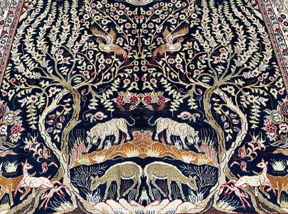 Fine Hand-Knotted Persian Kashan Carpet