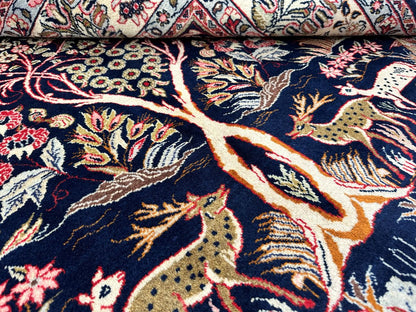 Fine Hand-Knotted Persian Kashan Carpet