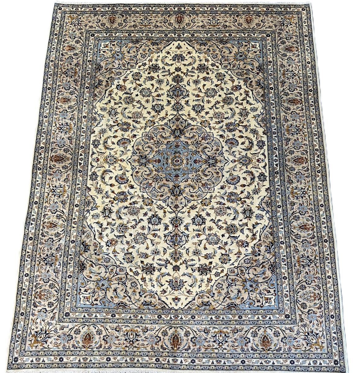 Fine Hand-Knotted Persian Kashan Carpet