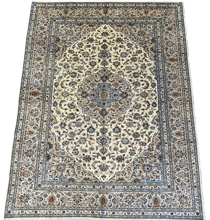 Fine Hand-Knotted Persian Kashan Carpet