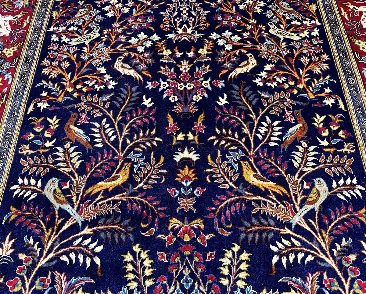 Fine Hand-Knotted Persian Kashan Carpet