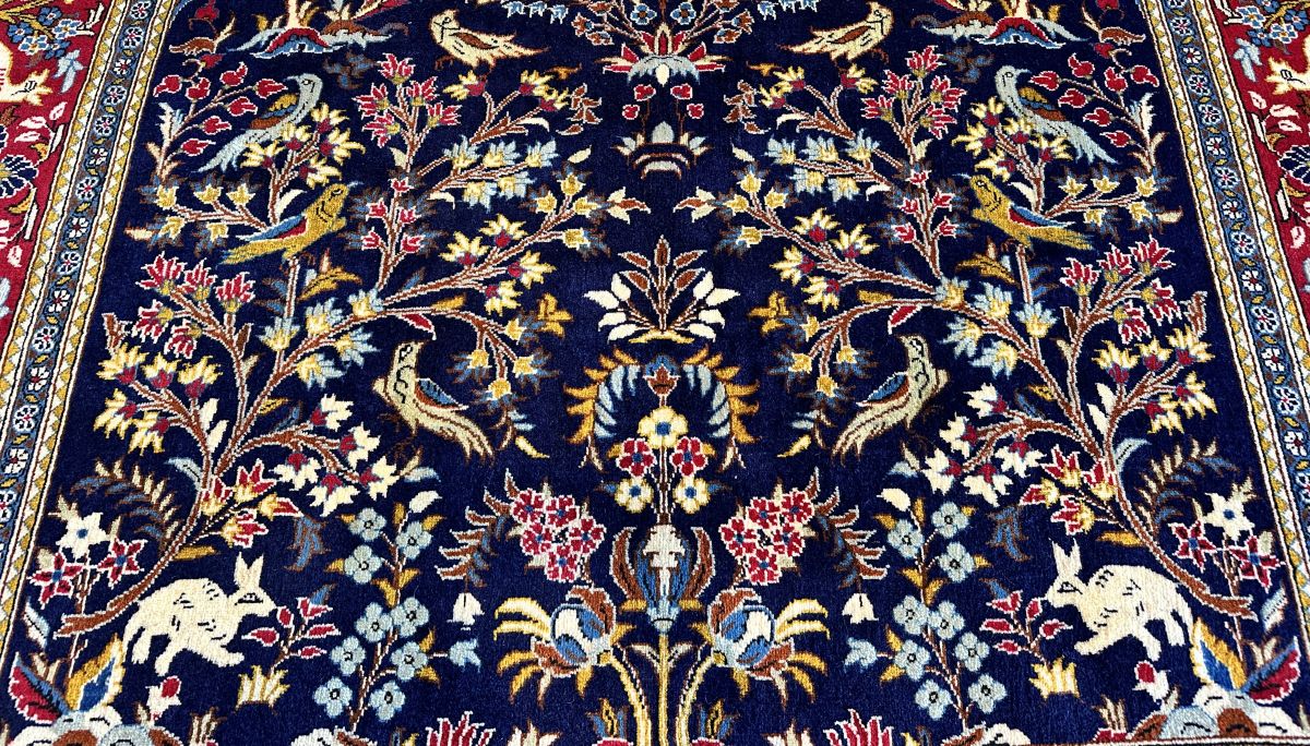 Fine Hand-Knotted Persian Kashan Carpet