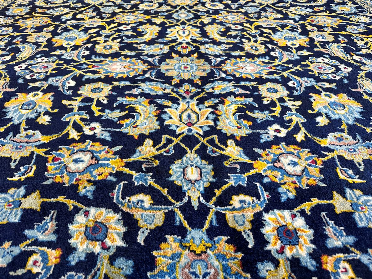 Fine Hand-knotted Royal Persian Kashan Carpet