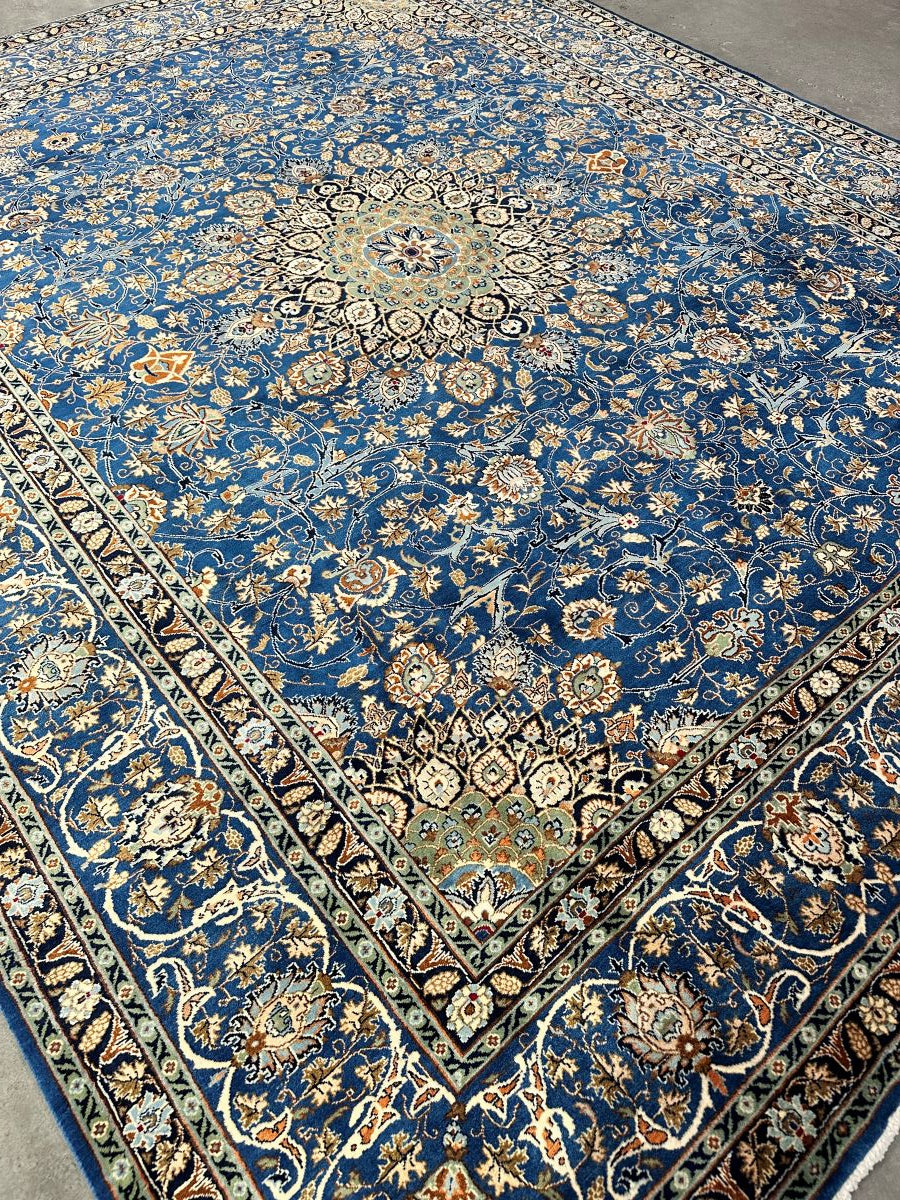 Fine Hand-Knotted Persian Kashmar Carpet