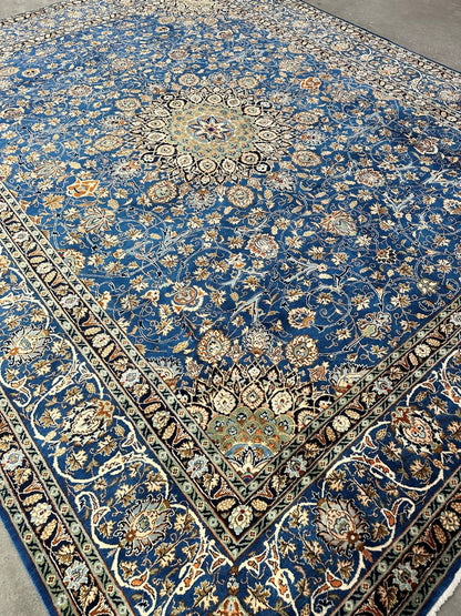 Fine Hand-Knotted Persian Kashmar Carpet