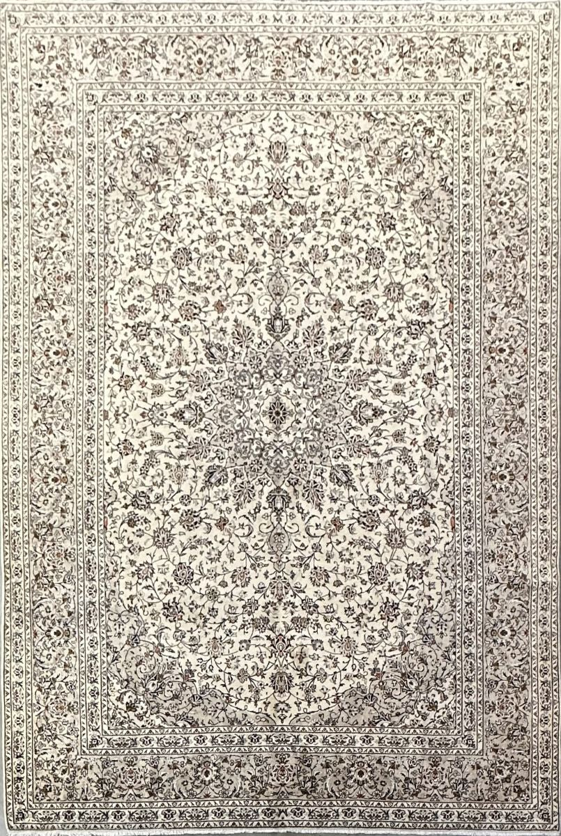 Fine Hand-Knotted Persian Kashan Carpet