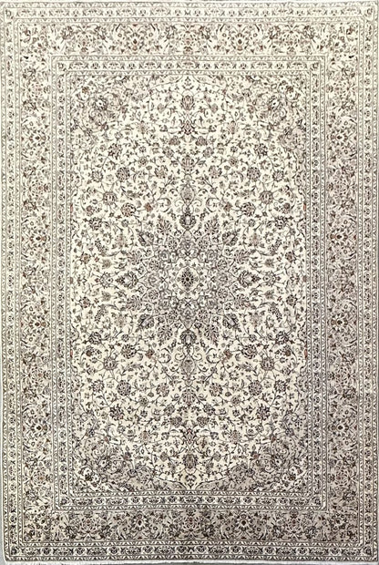 Fine Hand-Knotted Persian Kashan Carpet