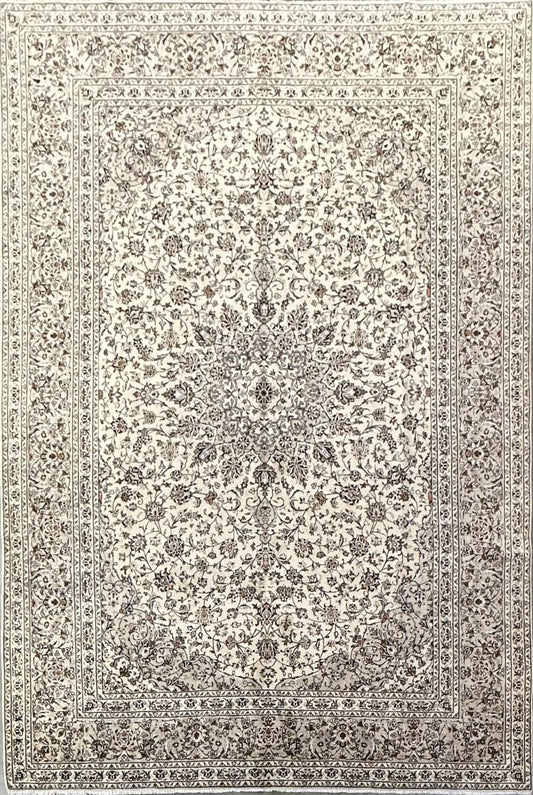Fine Hand-Knotted Persian Kashan Carpet