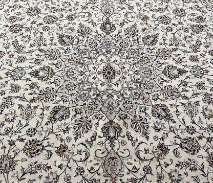 Fine Hand-Knotted Persian Kashan Carpet