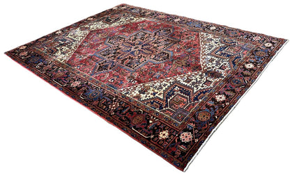 Hand-knotted Traditional Persian Heriz Carpet