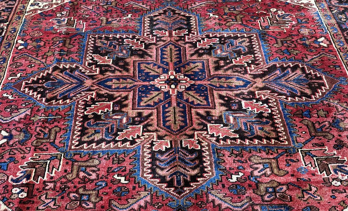 Hand-knotted Traditional Persian Heriz Carpet