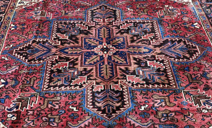 Hand-knotted Traditional Persian Heriz Carpet