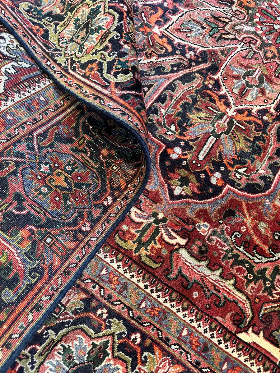 Hand-knotted Traditional Persian Heriz Carpet