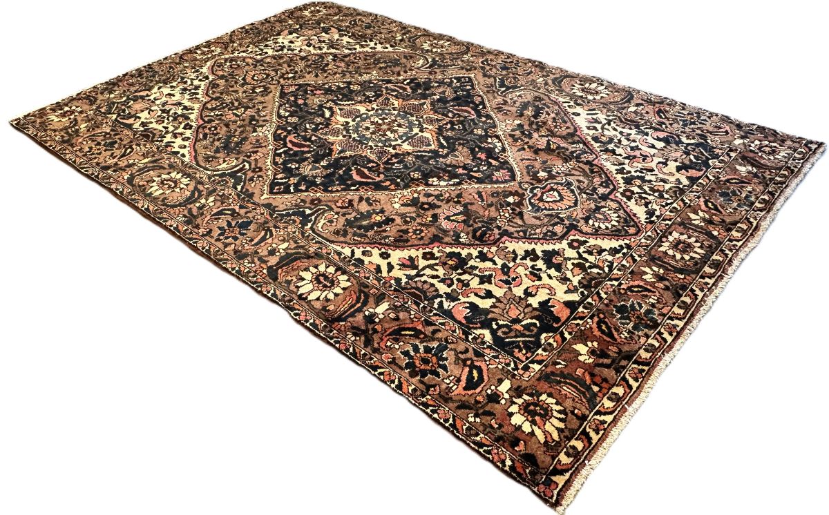 Hand-Knotted Tribal Persian Bakhtiar Saman Rug