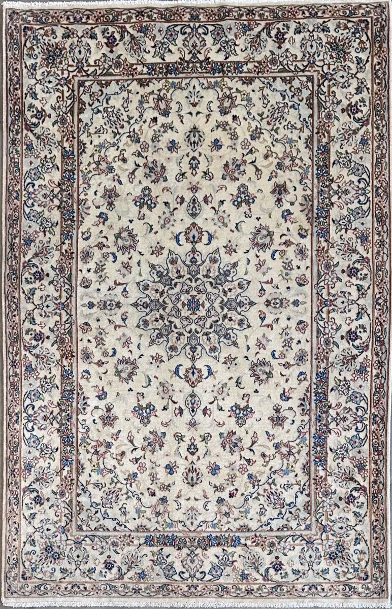 Fine Hand-Knotted Persian Kashan Carpet