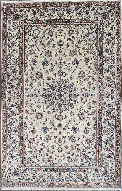 Fine Hand-Knotted Persian Kashan Carpet