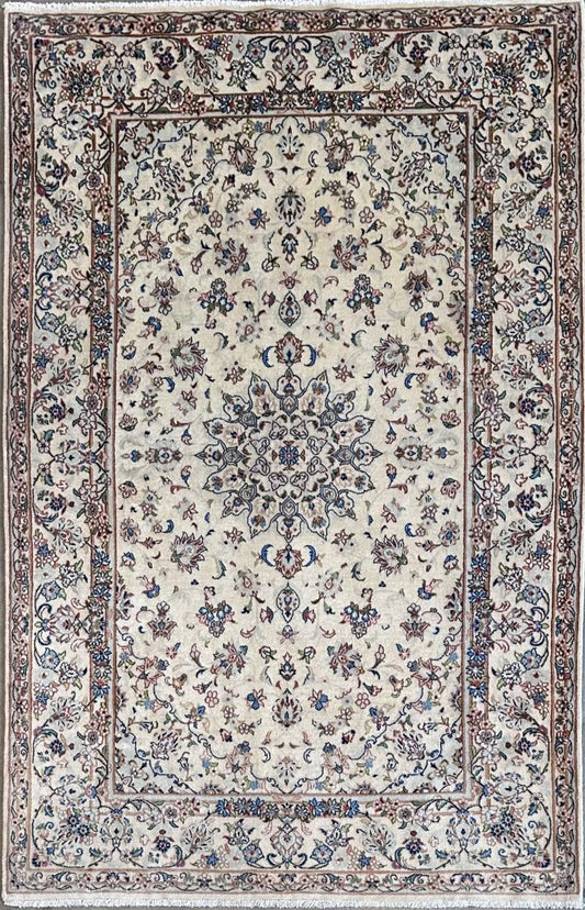 Fine Hand-Knotted Persian Kashan Carpet