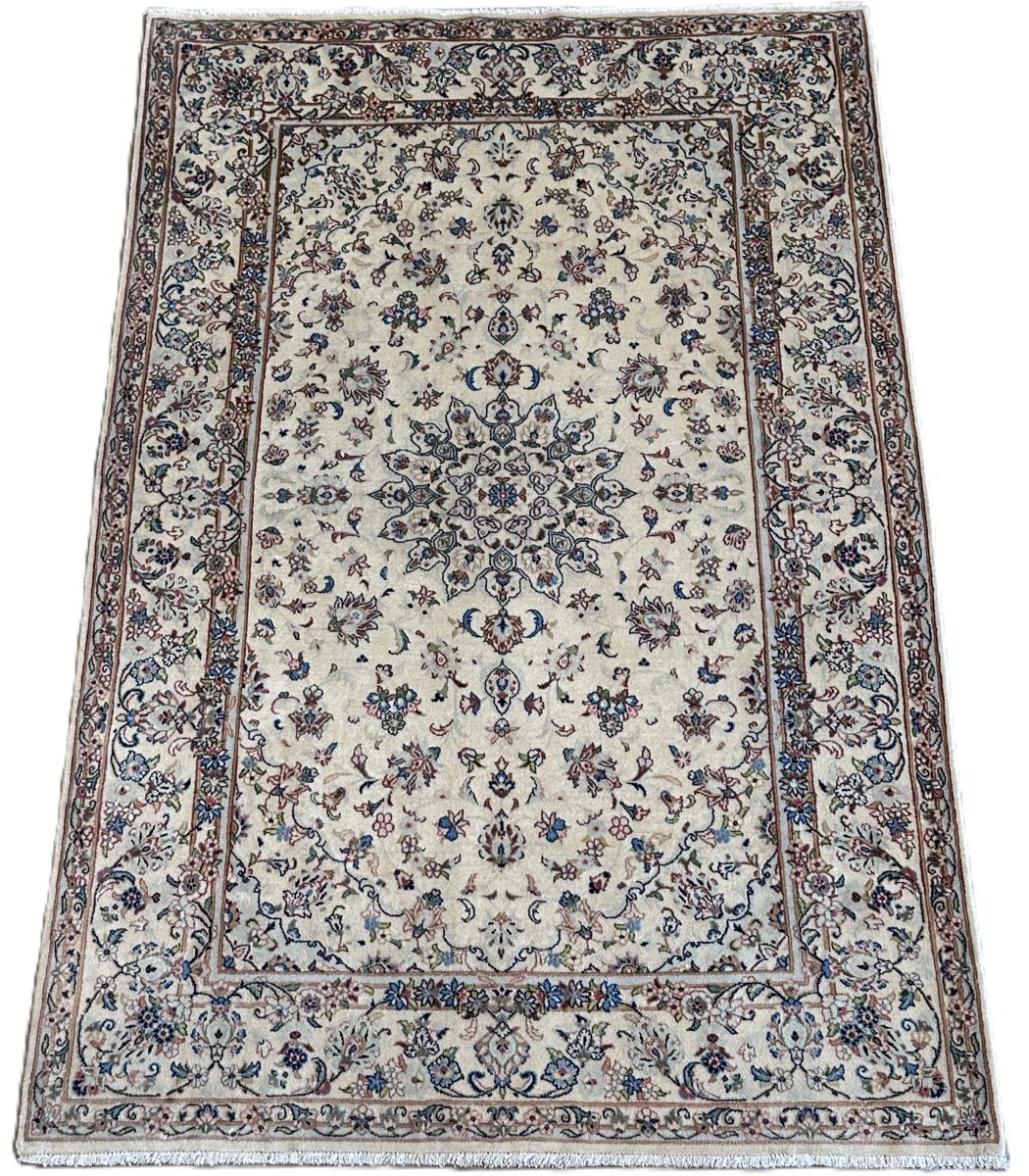 Fine Hand-Knotted Persian Kashan Carpet